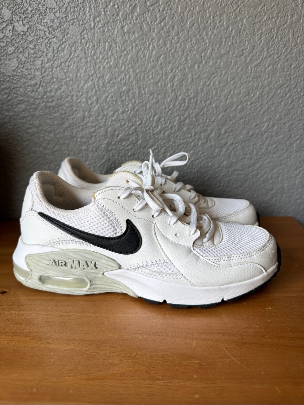 Women’s Nike Air Max Excee size 7.5